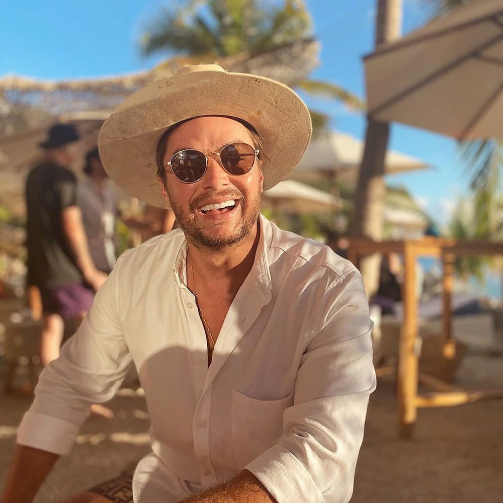 Shellona Beach Club Yacht